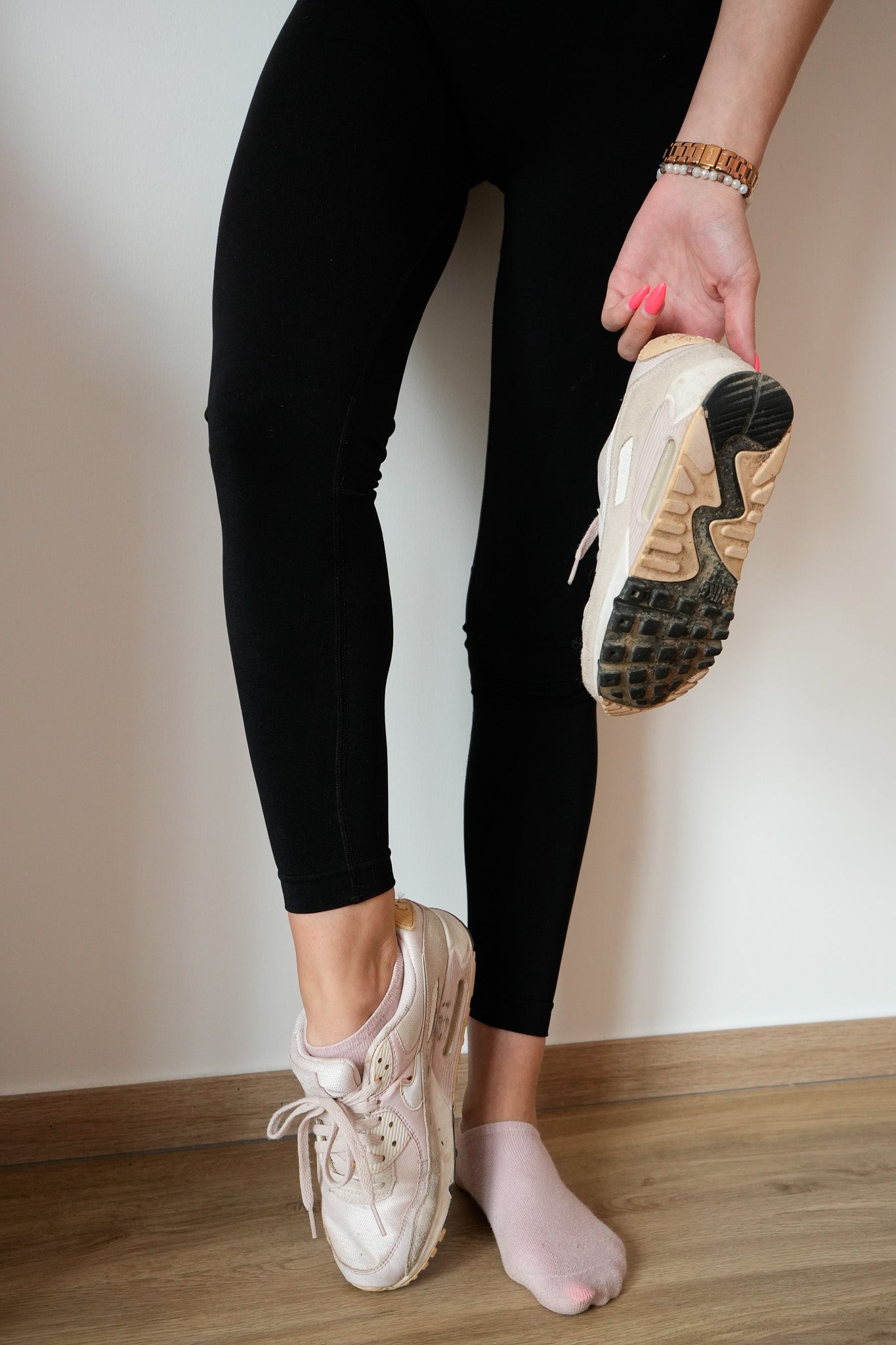 AirMax | rosa Nike Schuhe | sehr stark getragen mit Loch an linkem Schuh