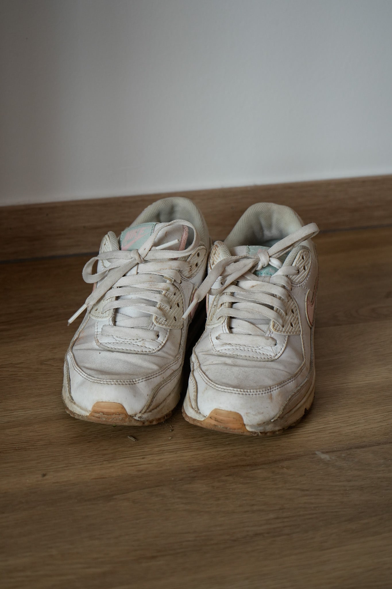 AirMax | weiß mit bunten Details | viel getragen
